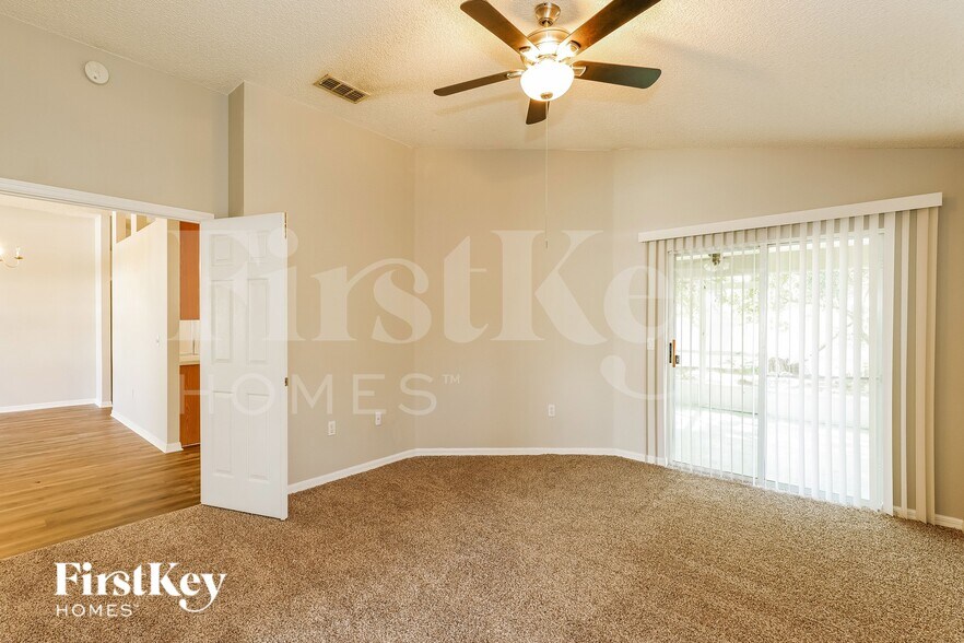 Building Photo - 2411 Dumas Dr