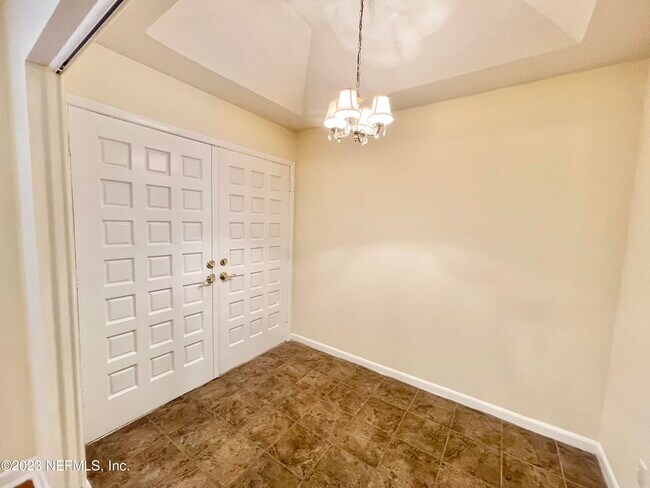 Building Photo - 5391 Golf Course Dr