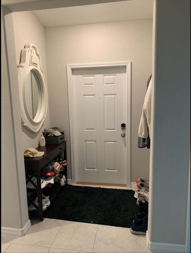 Building Photo - 13335 Crest Lake Dr