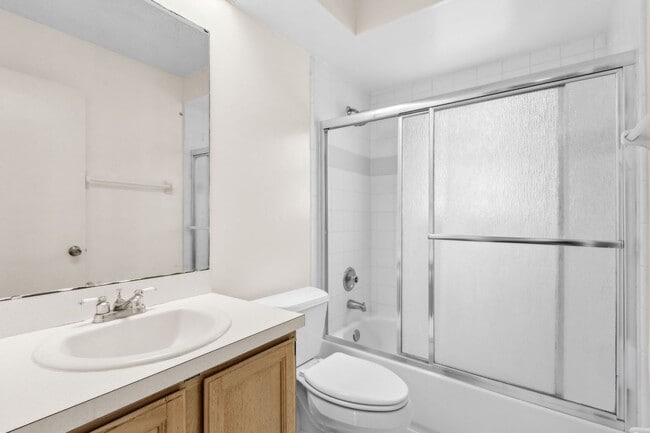 Building Photo - Charming 3BR/2BA Home on Amelia Island – C...