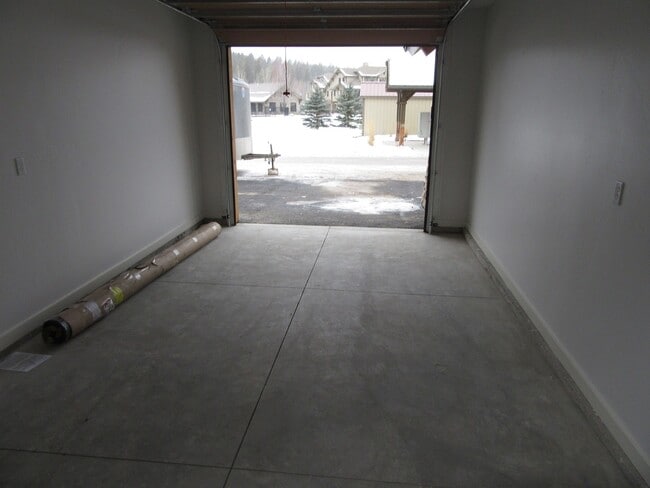 Building Photo - 6207 Davos Ln