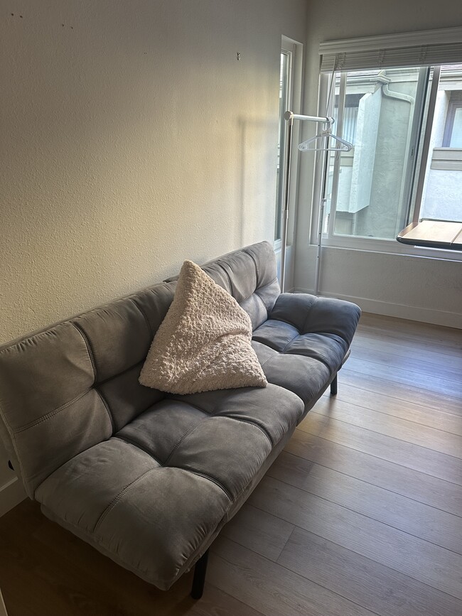 Building Photo - 3312 Caminito Eastbluff