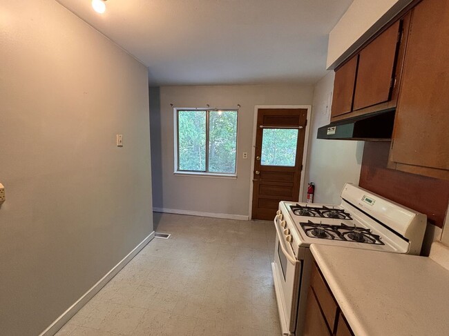 Building Photo - 4070 Agnes Ave