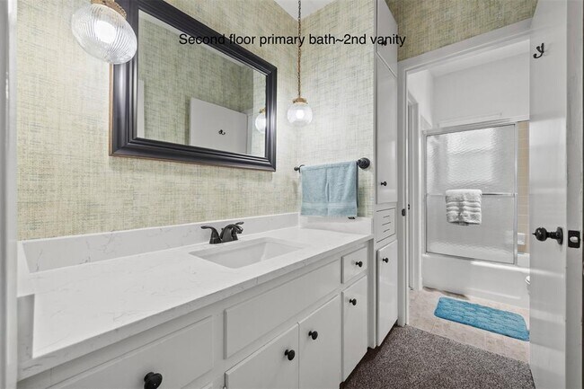 Building Photo - 9411 Cedar Crest Dr