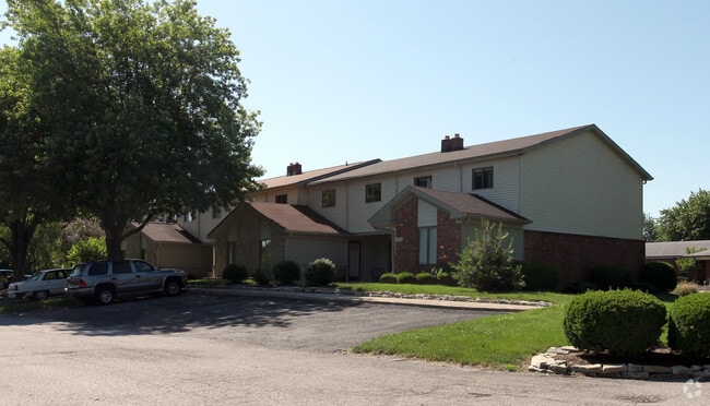 Primary Photo - Raintree Commons
