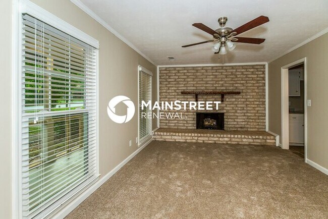 Building Photo - 3 Bedroom Pet-Friendly Home in Covington, GA with Main Street Renewal