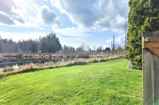 Building Photo - Charming 3 Bed/ 1.5 Bath Home Available in Lake Stevens