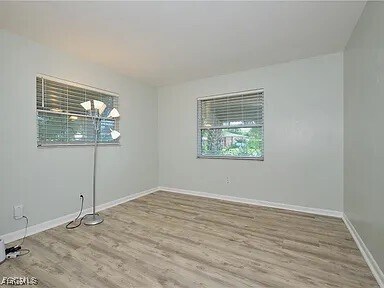 Building Photo - 4240 SE 3rd Ave