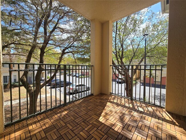 Building Photo - 2564 Centergate Dr