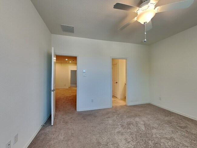 Building Photo - 7511 Edgeware Rd