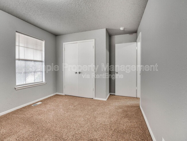 Building Photo - 101 E Platt Dr
