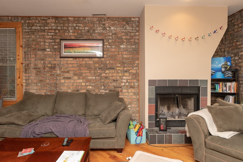 Building Photo - 1307 N Greenview Ave