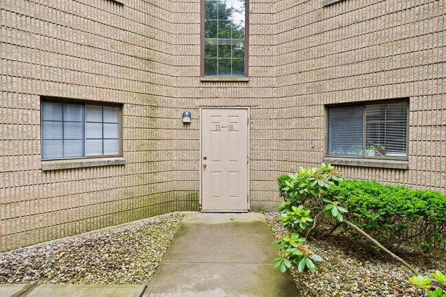 Building Photo - 38 N Main St