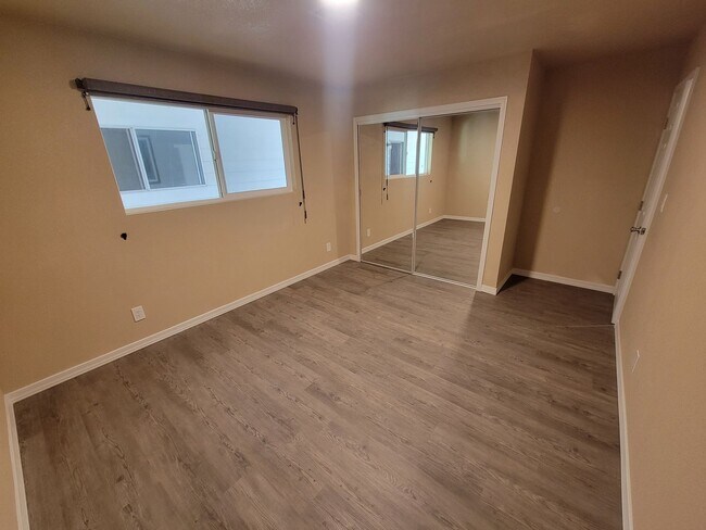 Building Photo - 2975 Aladdin Dr
