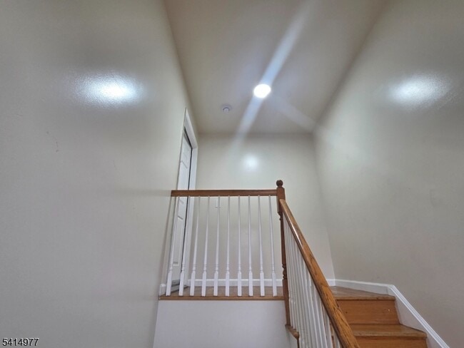 Building Photo - 158 Sherman Ave