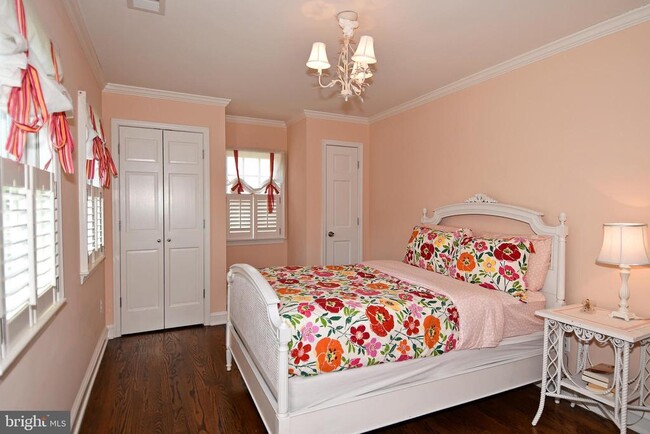 Building Photo - 4729 16th Rd N