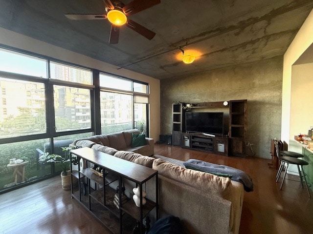 Living area - 527 10th Ave