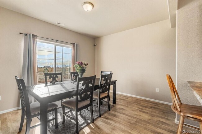 Building Photo - 7643 Sand Lake Heights