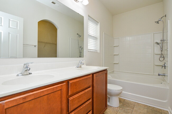 Building Photo - Modern Comfort, Flexible Living, Tailored ...