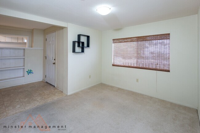 Building Photo - 1904 Naio St