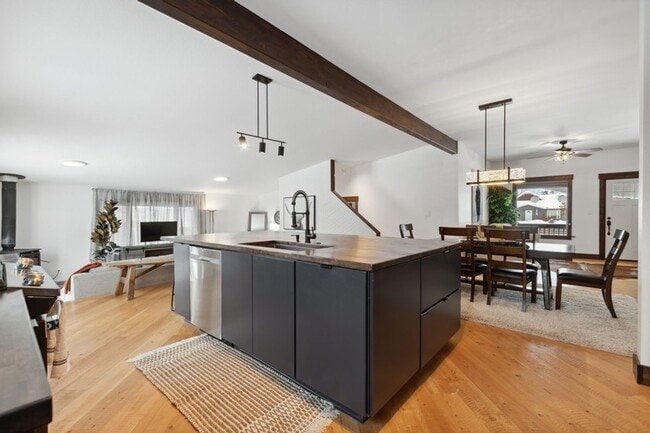 Building Photo - Beautiful Air Home Whitefish