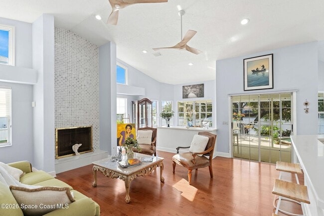 Building Photo - 662 Rossmoor Cir