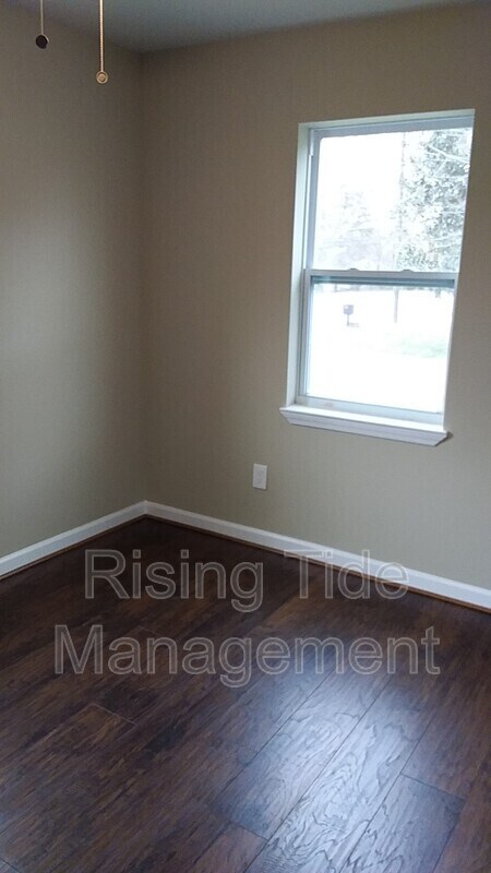 Building Photo - 824 9th Ave