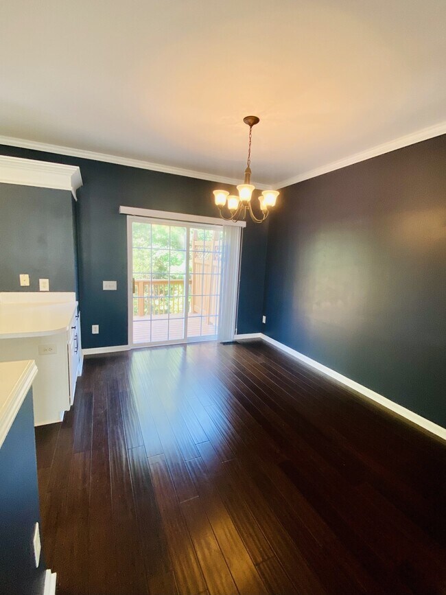 Building Photo - Heart of Ballantyne!  Beautiful End Unit Townhome. 2 Large Primary Suites Up & Flex Rm/3rd BR On ...