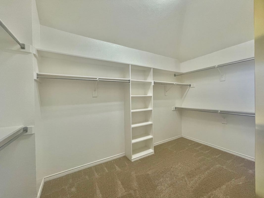 Building Photo - 426 Waterside Dr