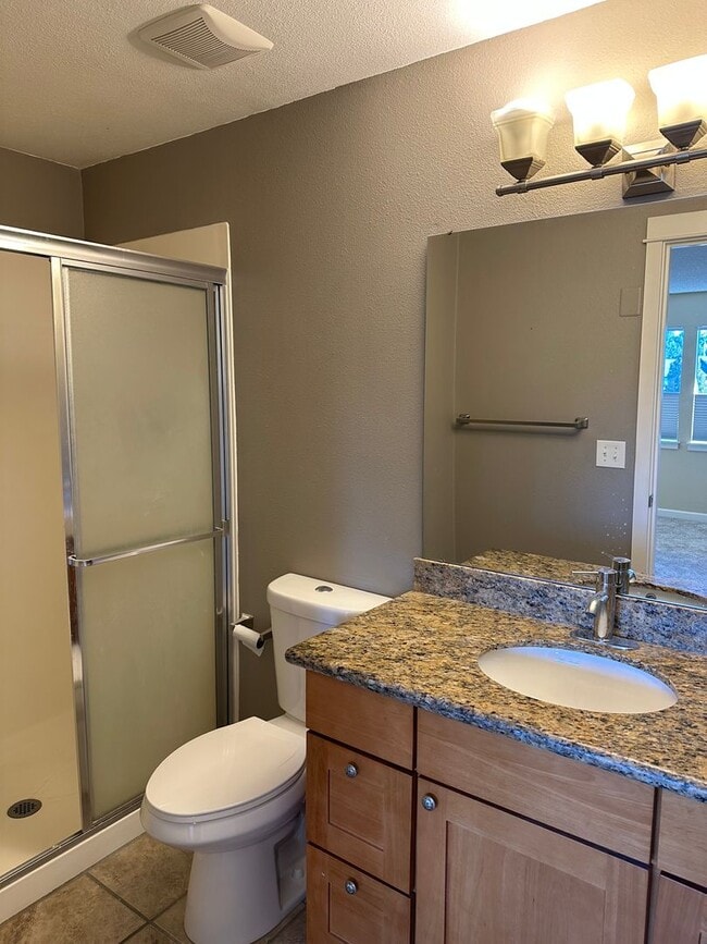 Building Photo - Gated Lakefront Rental Opportunity