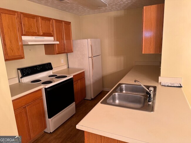 Building Photo - 5853 Strathmoor Manor Cir
