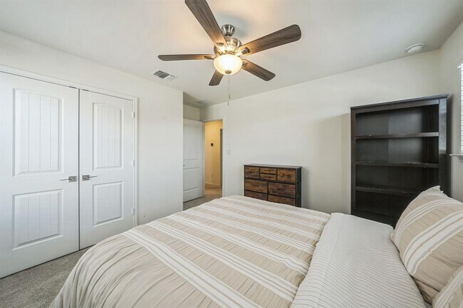 Building Photo - 1127 Aronia Ln