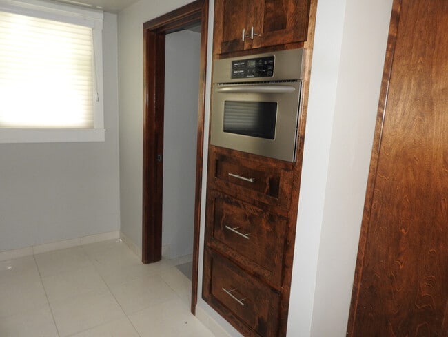 Building Photo - Beautiful home in Historic Folsom!