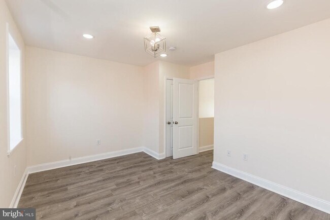 Building Photo - 537 N 33rd St