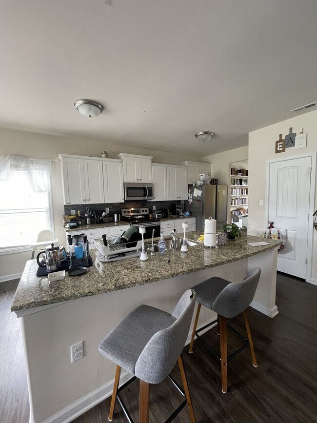 Building Photo - 2913 Seven Kings Ct