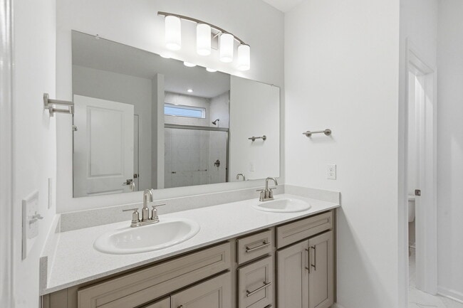 Building Photo - 538 Penwell Dr