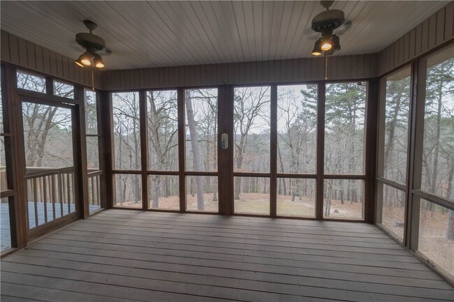 Building Photo - 20781 Low Gap Rd