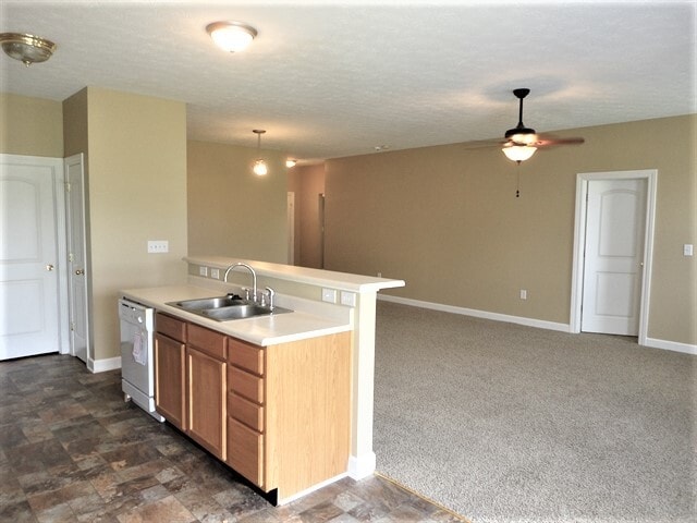 Building Photo - 1565 Cold Spring Dr