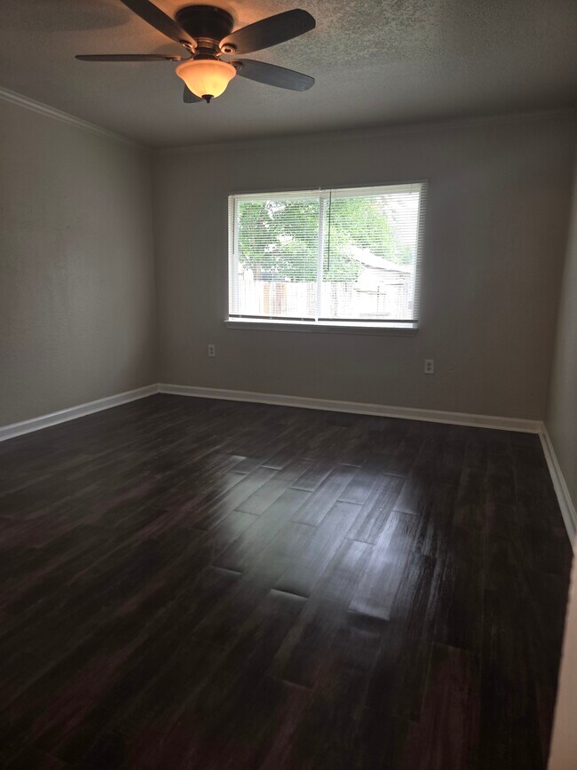 Building Photo - 9570 Bowen dr