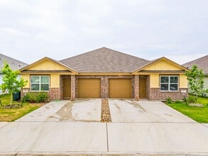 Building Photo - 343 Green Valley Dr