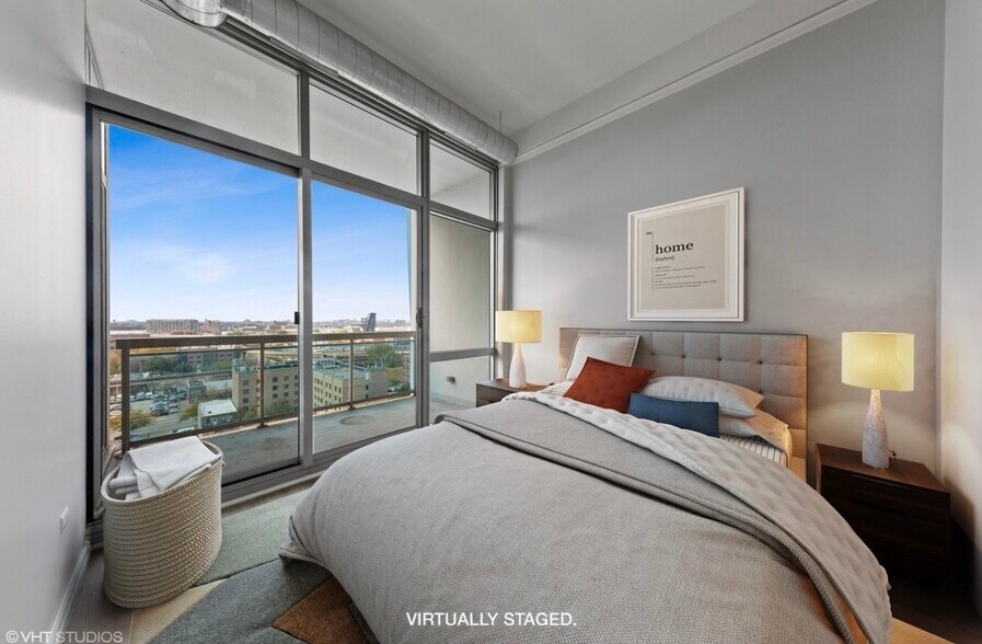 Building Photo - 1819 S Michigan Ave