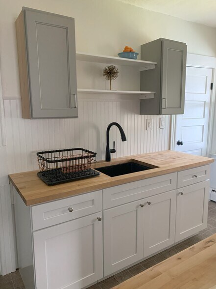 Kitchen - 53 North St