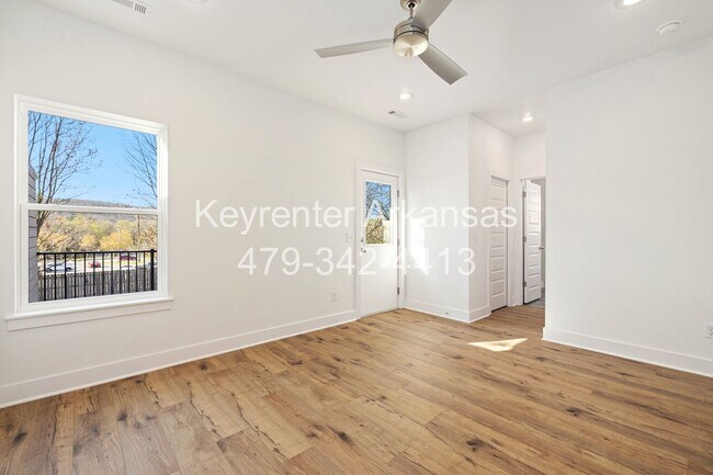 Building Photo - Brand New Duplex in Fayetteville!