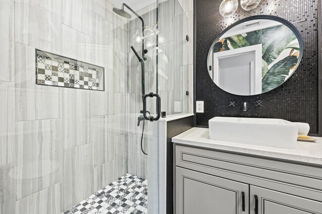 Building Photo - 13400 Bedford Mews Ct
