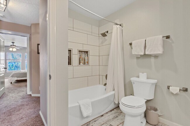 Building Photo - Fully Furnished 5 Bedroom Home in Eagle Id...