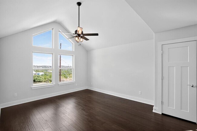 Building Photo - 10624 Lake Park Dr