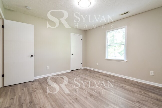 Building Photo - Cozy 3BR Home for You