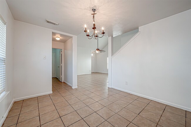 Building Photo - 7127 Sedona Ct