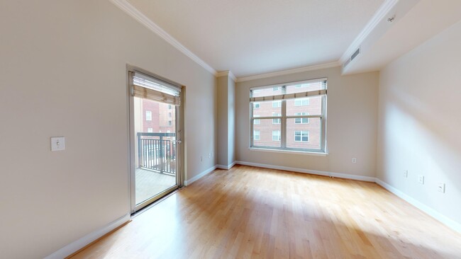 Building Photo - Logan Circle One Bedroom With Private Balc...