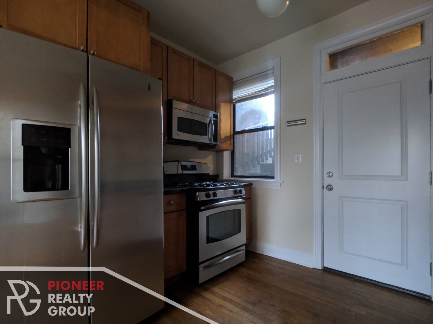 Building Photo - 736 W Addison St